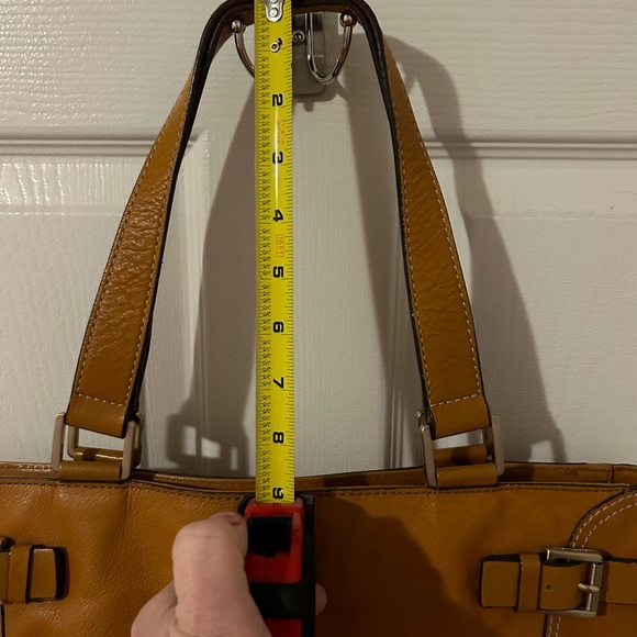 Michael Kors VintageCarmel Leather Buckle Belted Tote Satchel
Handbag - Picture 3 of 11